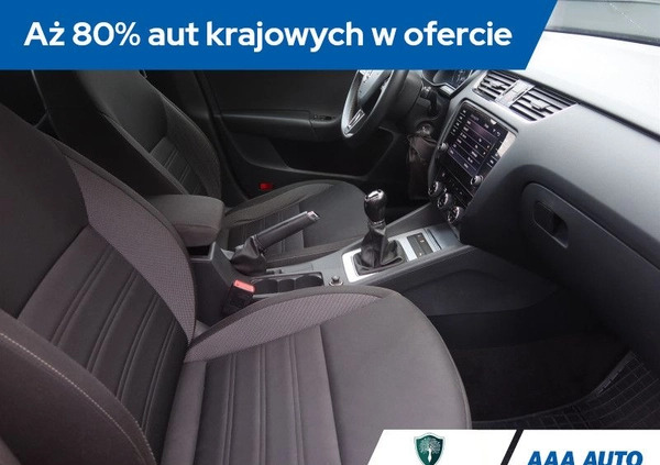 Skoda Octavia cena 49000 przebieg: 137178, rok produkcji 2018 z Głowno małe 172